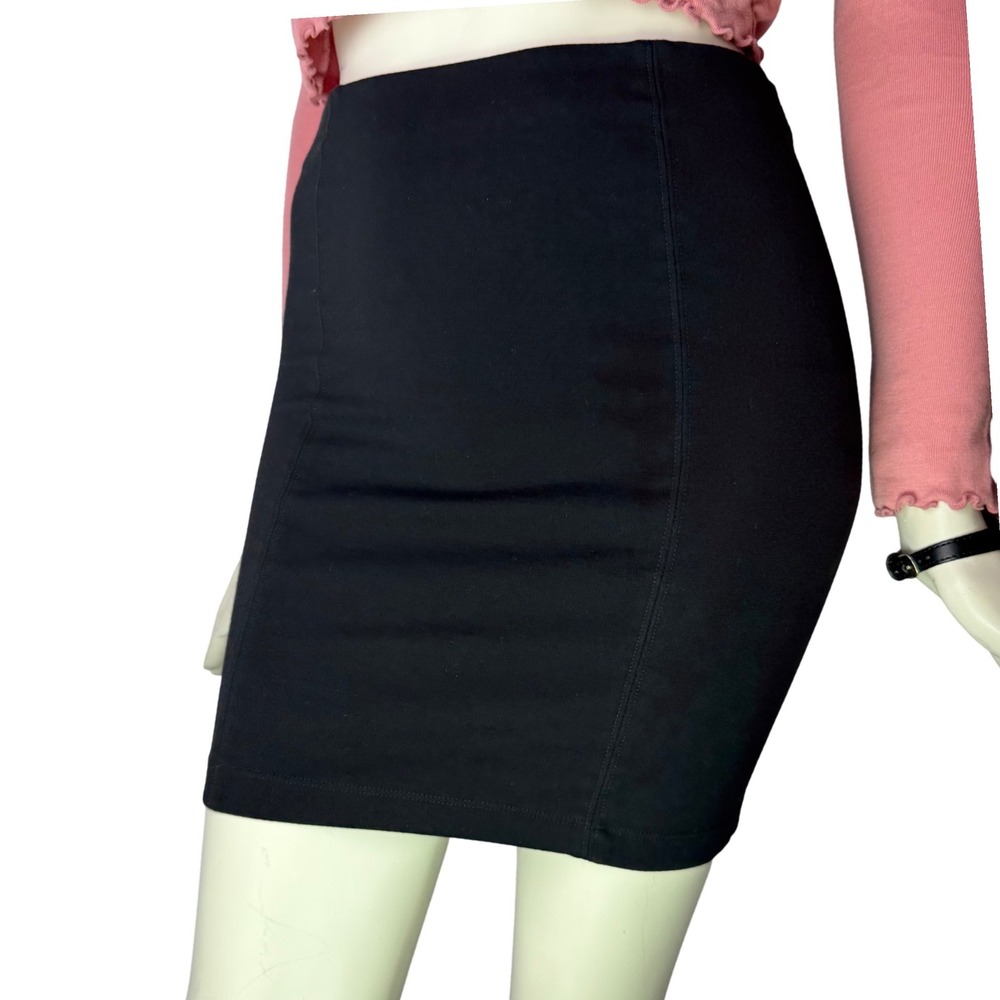 Aritzia Talula Mini Skirt Bodycon Stretch Waist Black Clean Girl Minimalist Sz 0